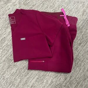 Figs scrub set in Dark Magenta!